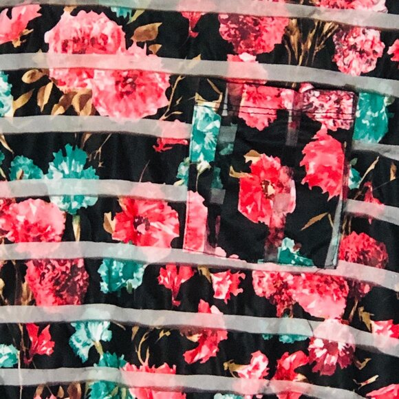 Romeo + Juliet couture short sleeve shirt zipup back & pocket size small READ - Picture 3 of 10